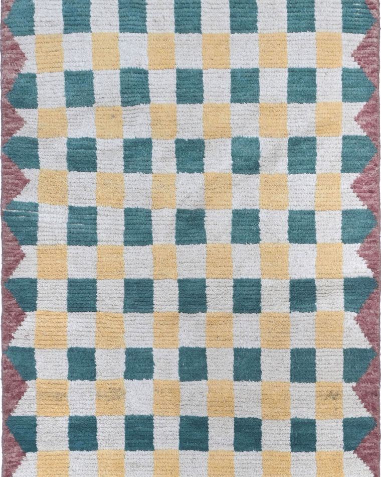 Custom hand-knotted wool rug in beige and sand measuring 157 × 91 cm