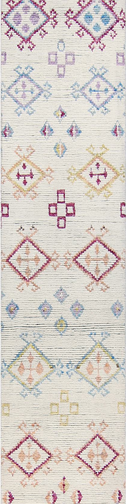 Handwoven runner rug in cream and beige, 557 × 83 cm, woven to order