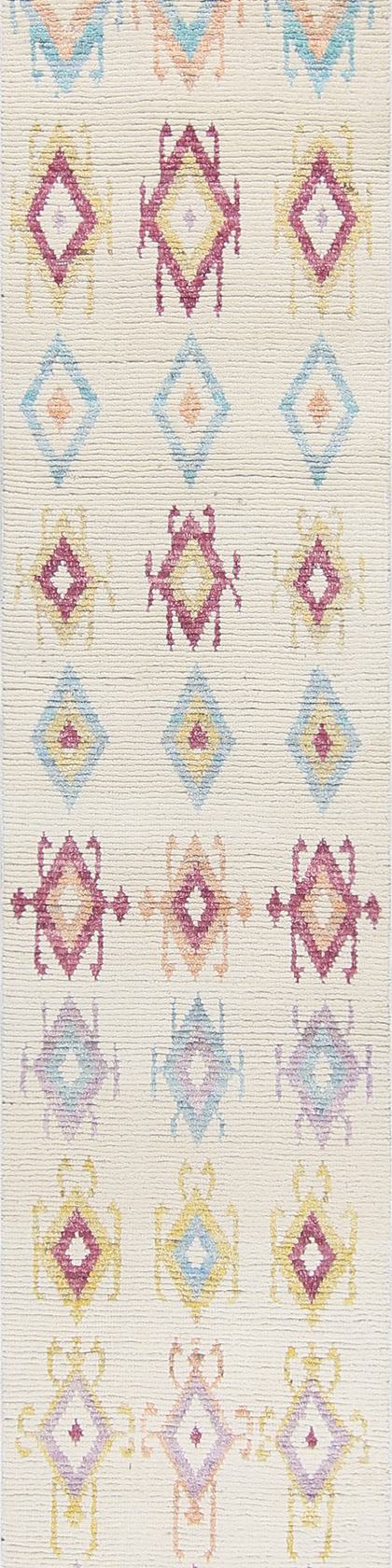 Handwoven runner rug in cream and beige, 560 × 84 cm, made to the customer's measurements
