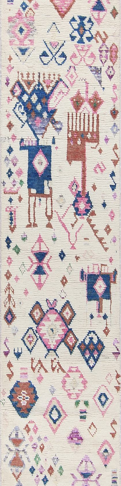 Custom handwoven runner rug in cream and sage measuring 472 × 81 cm