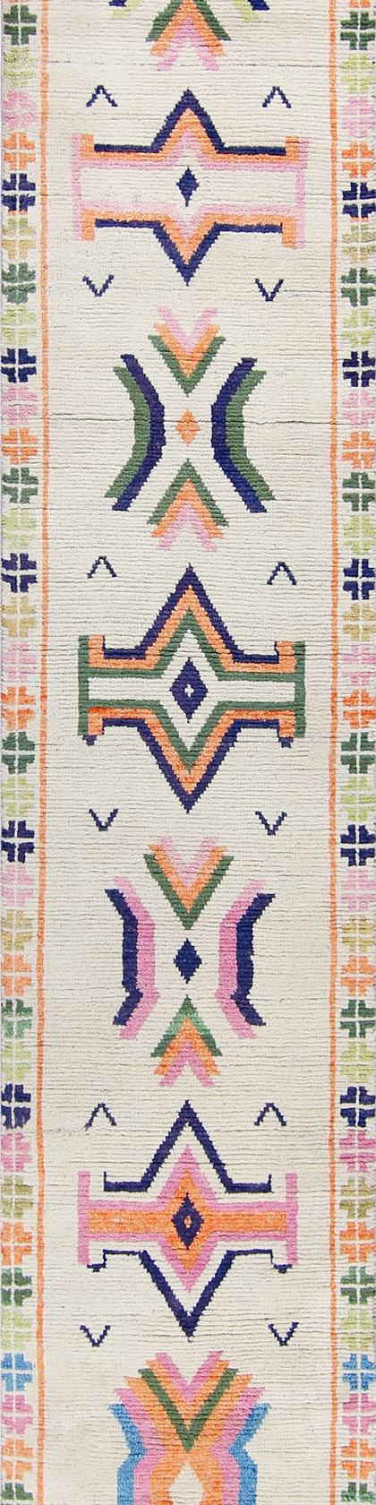 Handwoven runner rug in cream and sand, 556 × 90 cm, handwoven on our own looms