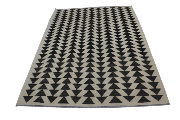 Monochromatic Geometric Flatweave Wool Rug for Modern Living Spaces