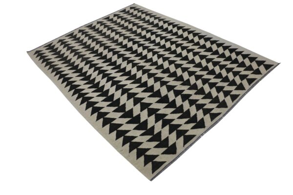 Monochromatic Geometric Flatweave Wool Rug for Modern Living Spaces - Image 3