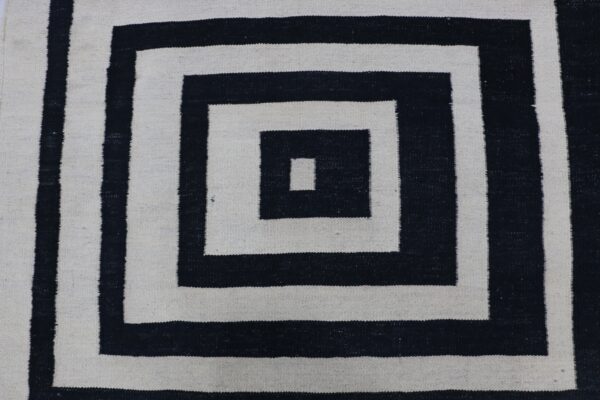 Black and White Geometric Flatweave Wool Rug for Living Spaces - Image 4