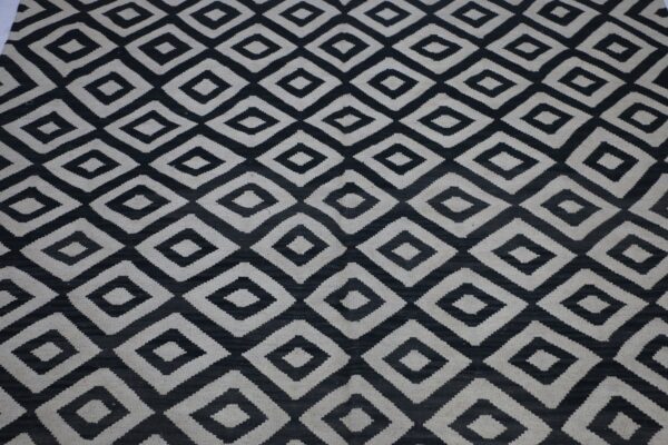 Durable Black and White Geometric Flatweave Wool Rug for Busy Spaces - Image 3