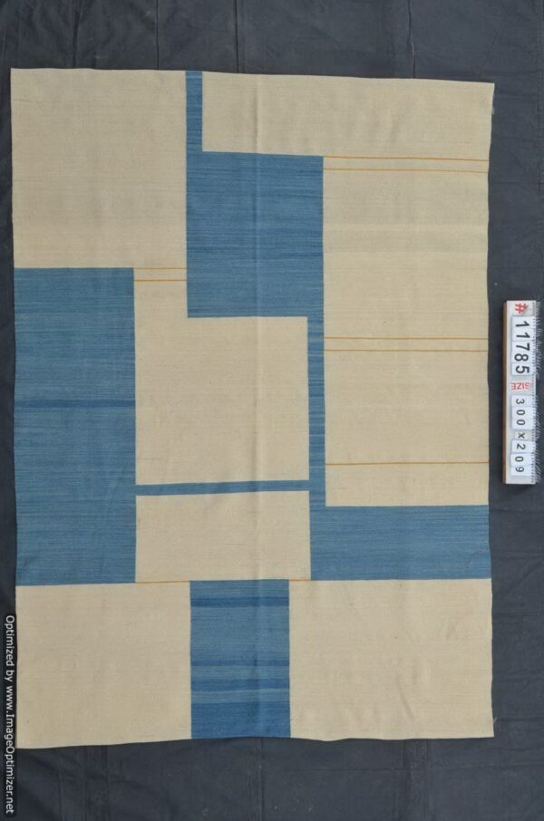 Blue and White Geometric Flatweave Wool Rug - Image 4