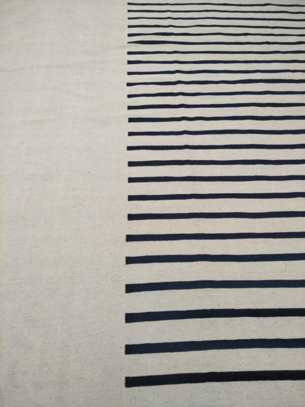 High-Contrast Striped Flatweave Wool Rug for Contemporary Homes - Image 3