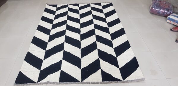 Versatile Black and White Checkered Flatweave Wool Rug for Home designers