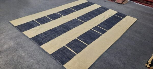 Monochromatic Striped Flatweave Wool Rug for Modern Living Spaces - Image 2