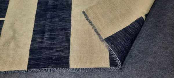 Monochromatic Striped Flatweave Wool Rug for Modern Living Spaces - Image 4