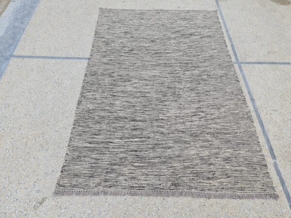 Grey Flatweave Wool Rug for Any Room