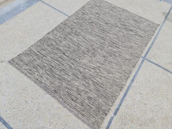 Grey Flatweave Wool Rug for Any Room - Image 2