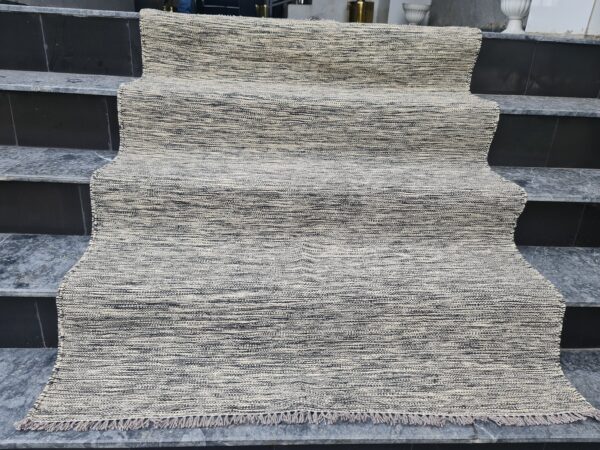 Grey Flatweave Wool Rug for Any Room - Image 7