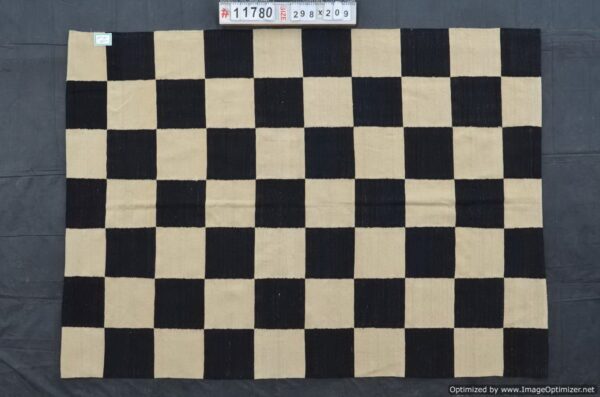 High-Contrast Black and White Checkered Flatweave Wool Rug for a Bold Statement - Image 2