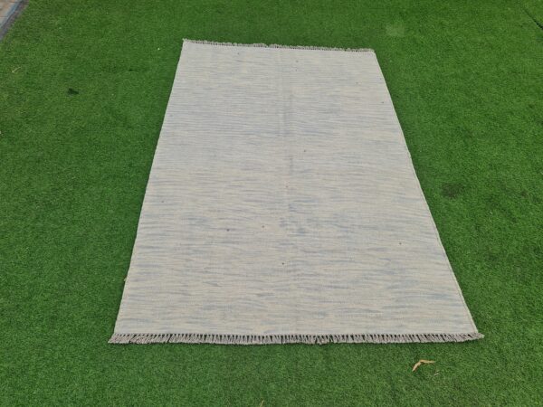 Grey Flatweave Wool Rug for Versatile Use - Image 2