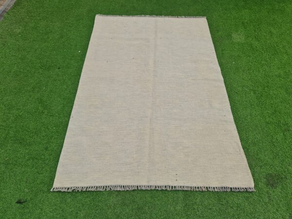 Grey Flatweave Wool Rug for Any Room - Image 2