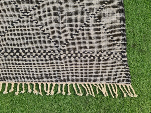 Black and Grey Geometric Flatweave Wool Rug - Image 4