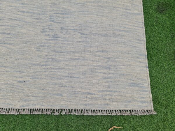 Grey Flatweave Wool Rug for Versatile Use - Image 10