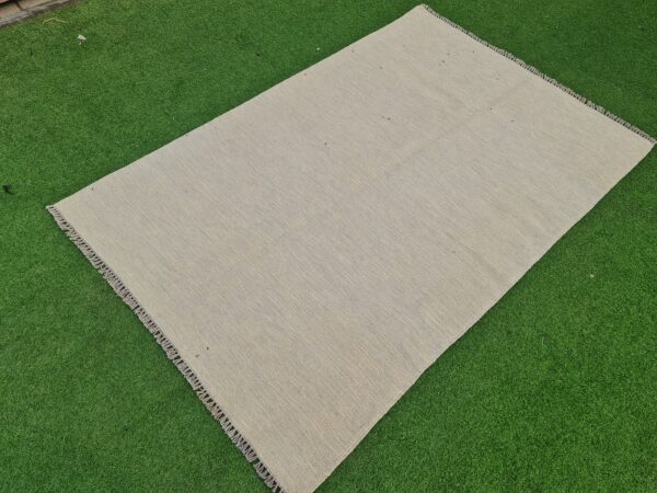 Grey Flatweave Wool Rug for Any Room