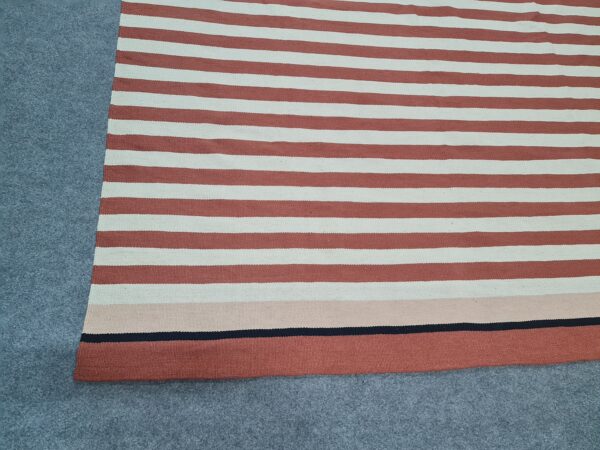 Timeless Red and White Straigh line Flatweave Wool Rug for Enduring Style - Image 4