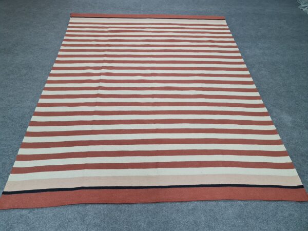 Timeless Red and White Straigh line Flatweave Wool Rug for Enduring Style