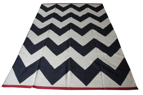 Black and White Zigzag Flatweave Wool Rug