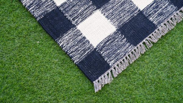 Black and White Checkered Flatweave Wool Rug - Image 5