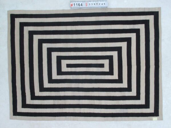 Soft and Black and White Design Flatweave Comfort Wool Rug for bedroom - Image 3