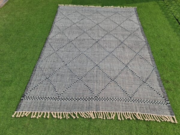 Black and Grey Geometric Flatweave Wool Rug - Image 4