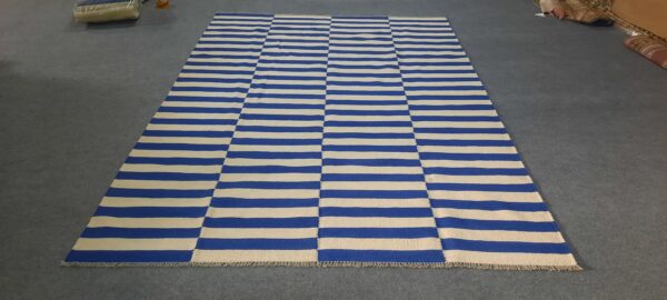 Soft and Stylish Grey and White Striped Flatweave Wool Rug for Comfort and Design - Image 2