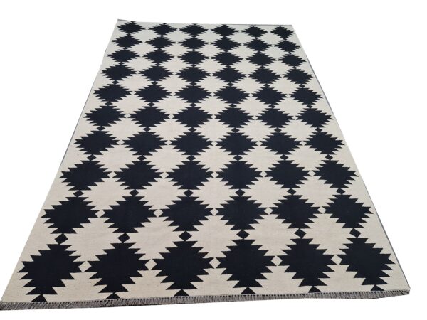 Black and White Geometric Flatweave Wool Rug in Black and White for Living Areas