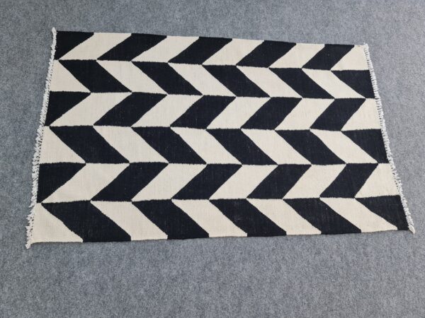 Black and White Checkered Flatweave Wool Rug - Image 5