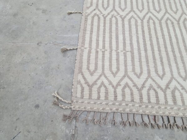 Grey and White Moroccan Hand Knotted Wool Rug - Image 4