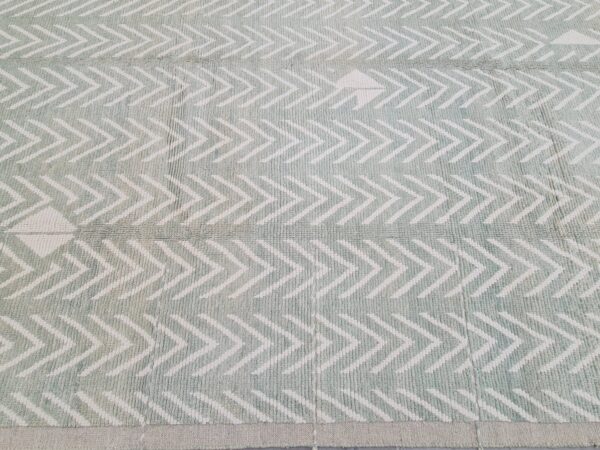 Green and White Moroccan Hand Knotted Wool Rug - Image 5