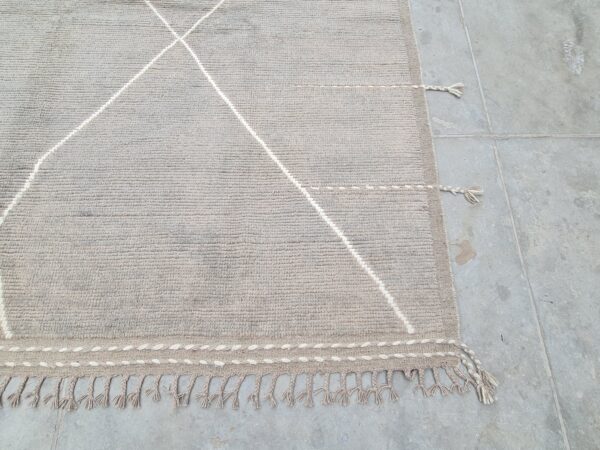 Grey and White Moroccan Hand Knotted Wool Rug - Image 4