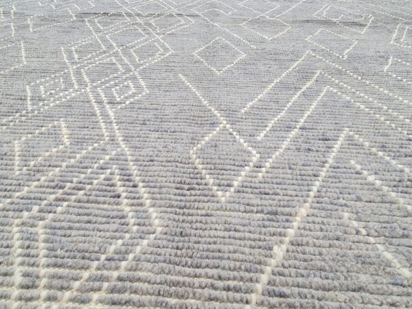 Grey and White Moroccan Hand Knotted Wool Rug - Image 4