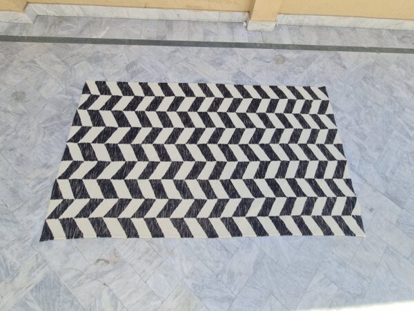 Classic Black and White Checkered Flatweave Wool Rug for Timeless Appeal