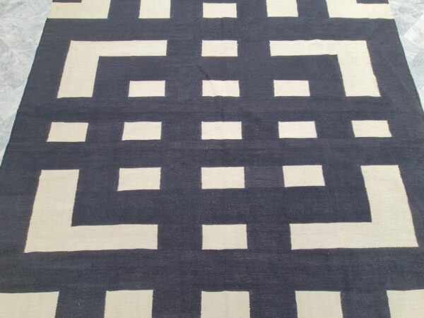 Line Pattern Black and White Geometric Flatweave Wool Rug for Living Rooms and Bedrooms - Image 5