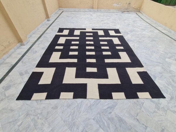 Line Pattern Black and White Geometric Flatweave Wool Rug for Living Rooms and Bedrooms