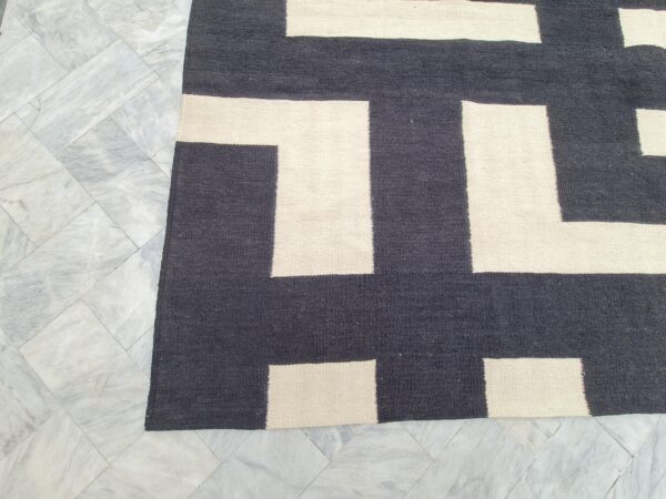 Line Pattern Black and White Geometric Flatweave Wool Rug for Living Rooms and Bedrooms - Image 4